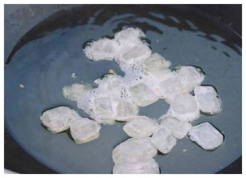 大廚教你炒糖色,用白糖就大錯(cuò)特錯(cuò)了 這樣做糖色紅亮沒苦味